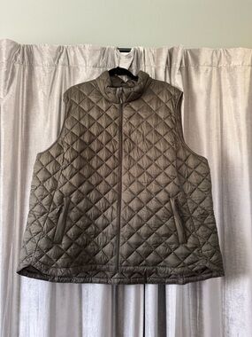 32 Degrees Quilted Puffer Vest in Olive Green